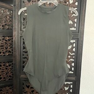 Skims Essential Crew neck  Olive Green bodysuit